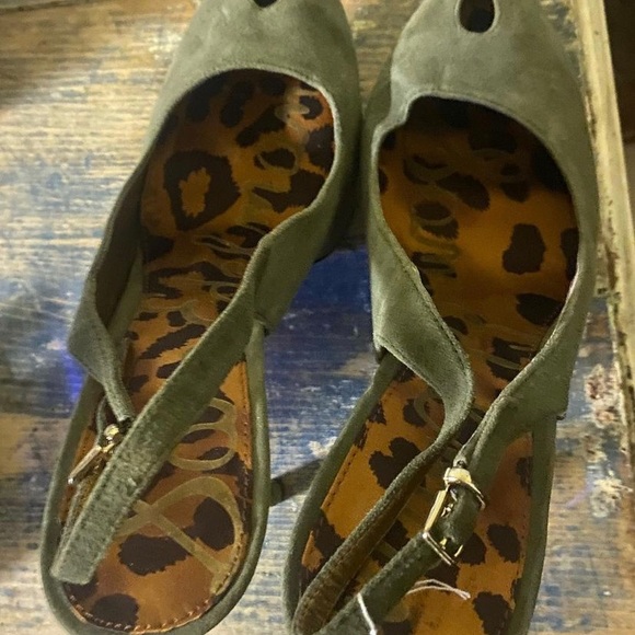 Green Heels - Picture 1 of 3